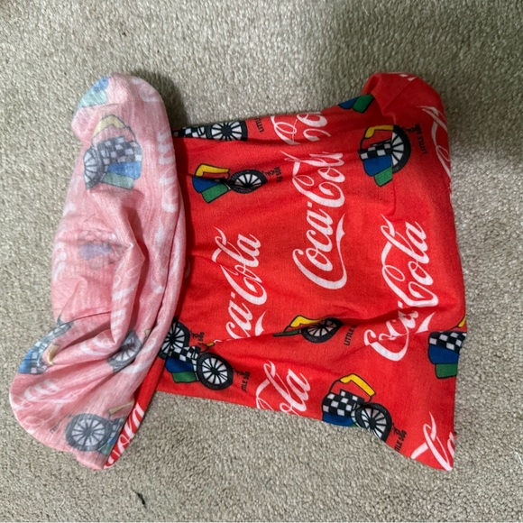 Coca-Cola Red neck gator with Colorful Wheel Design - Picture 5 of 5